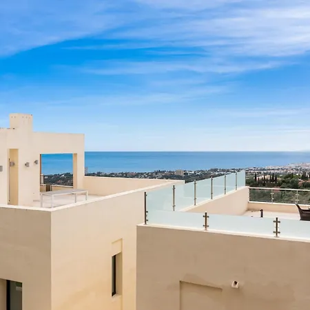 Vivi Homes - Elisa Pool, Gym & Sea View Marbella