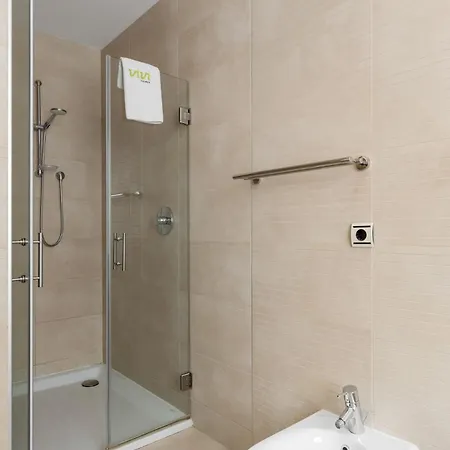 Apartment Vivi Homes - Elisa Pool, Gym & Sea View *