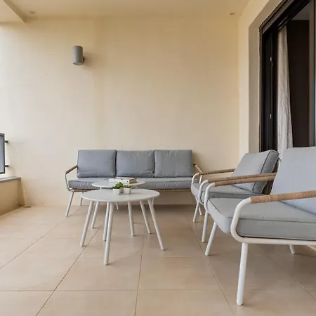 Vivi Homes - Elisa Pool, Gym & Sea View *