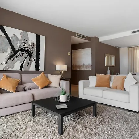 Vivi Homes - Elisa Pool, Gym & Sea View Marbella