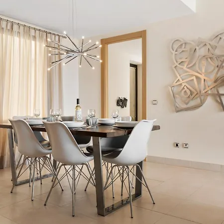 Apartment Vivi Homes - Elisa Pool, Gym & Sea View