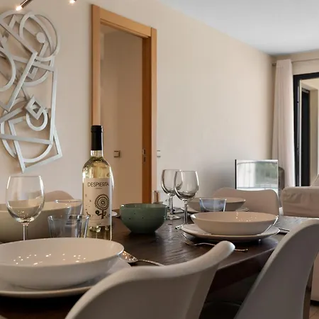 Vivi Homes - Elisa Pool, Gym & Sea View *